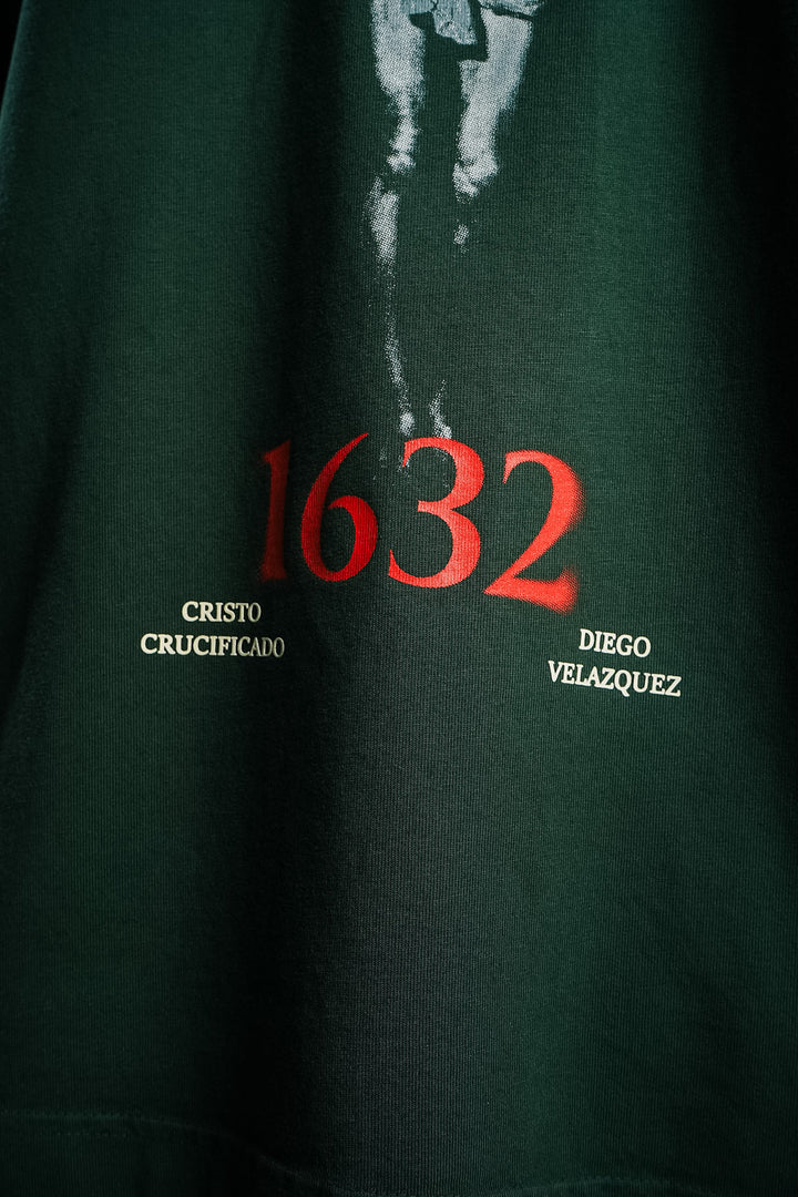 Camiseta Oversize Cristo Crucificado Verde Pino