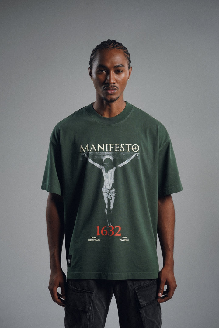 Camiseta Oversize Cristo Crucificado Verde Pino