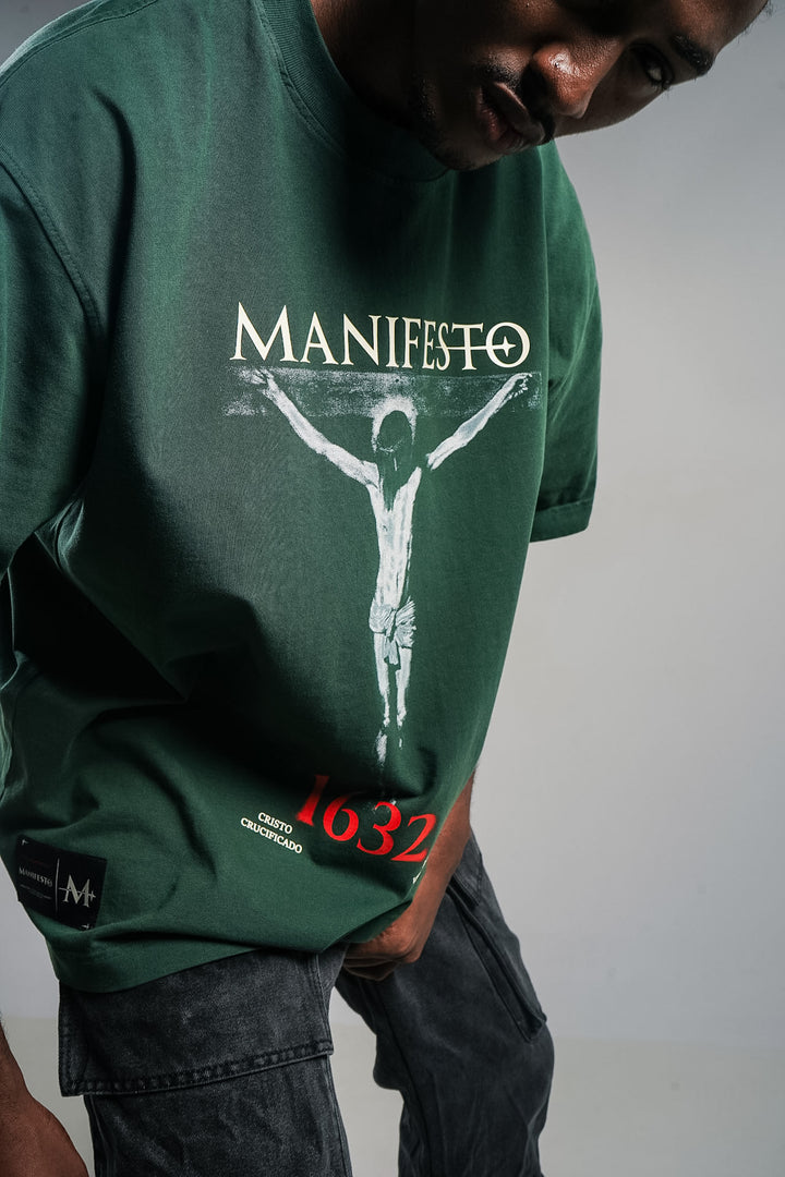 Camiseta Oversize Cristo Crucificado Verde Pino