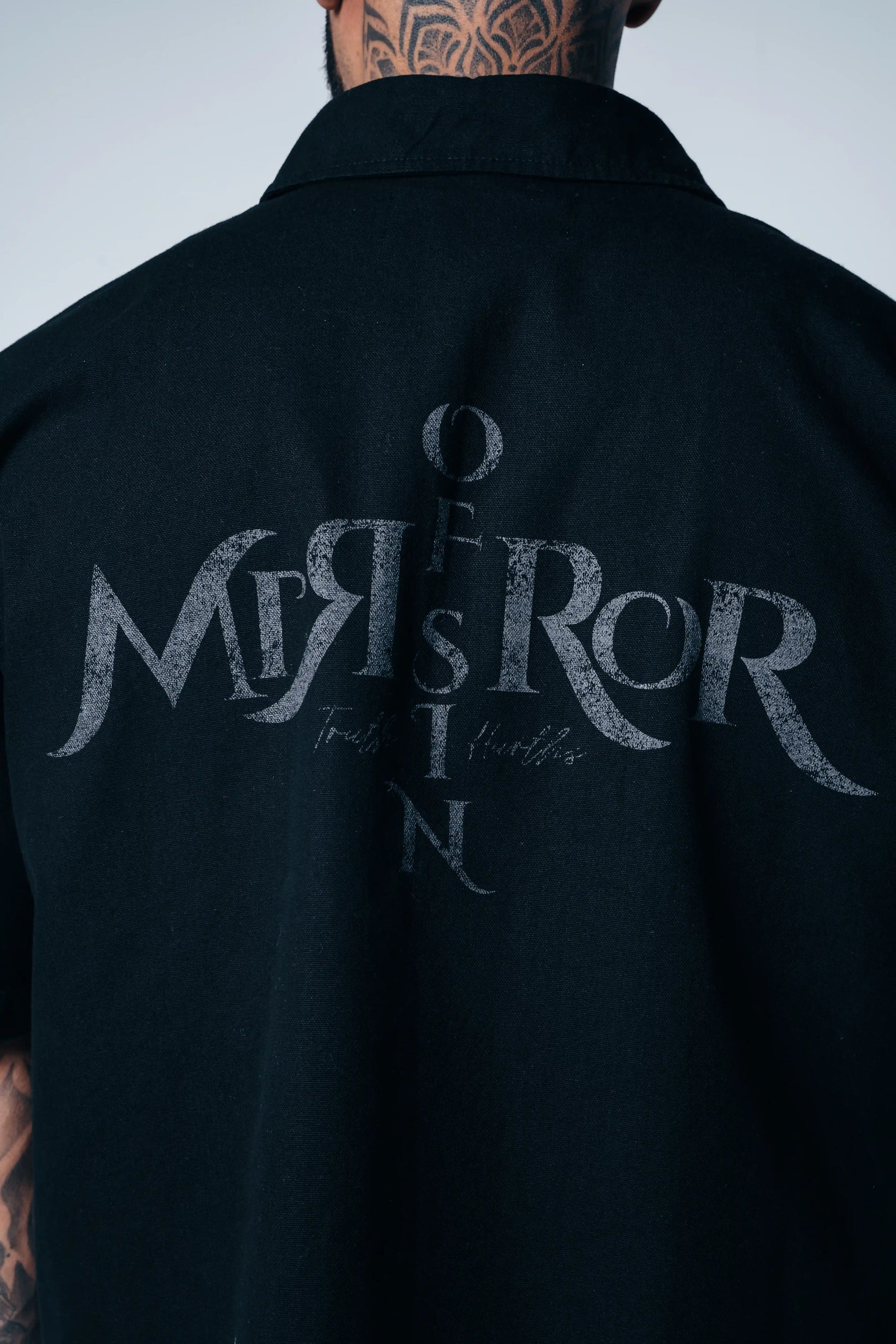 Camisa Boxyfit Mirror Of Sin Negra