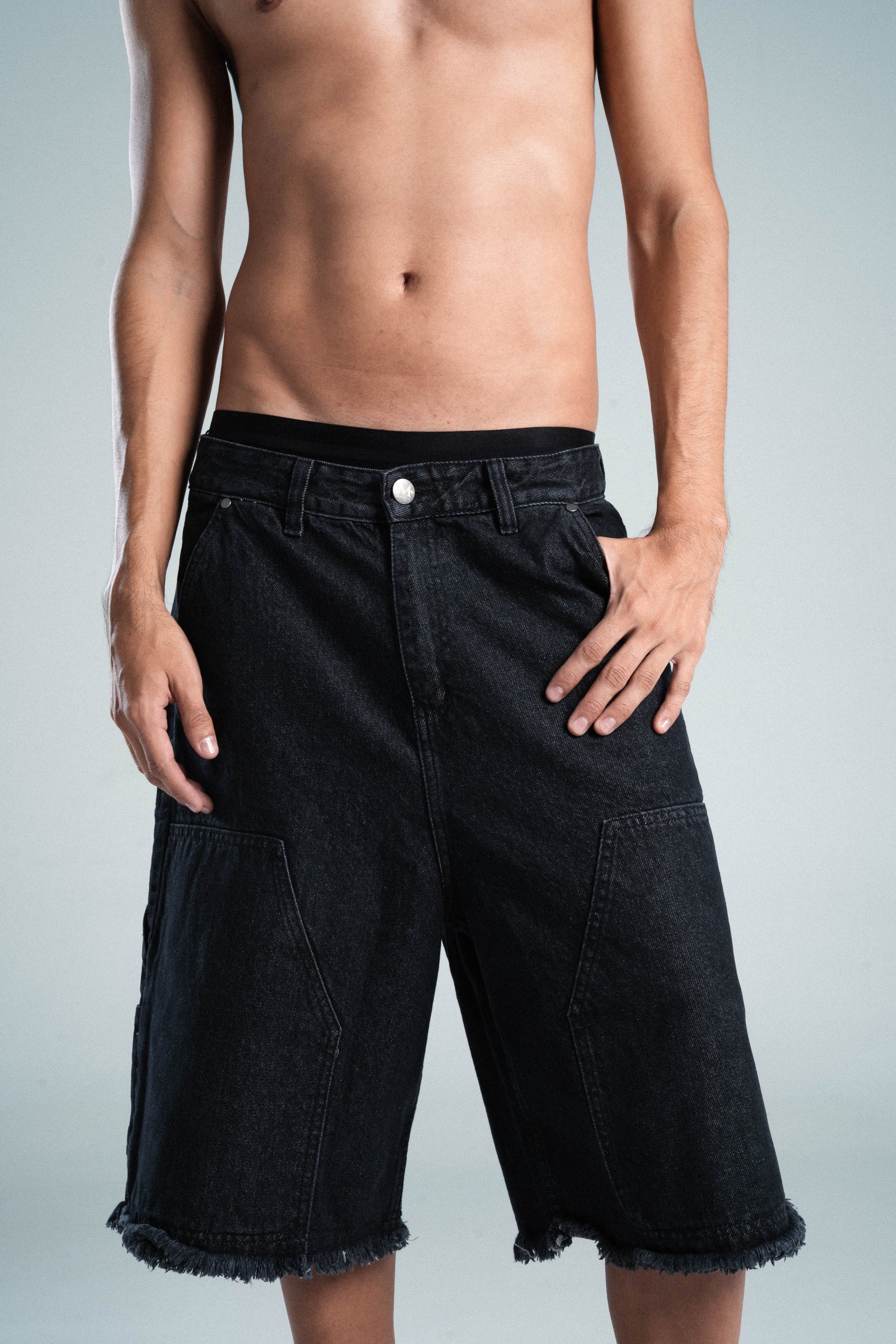 Jorts Negros MNFSTO Fragments