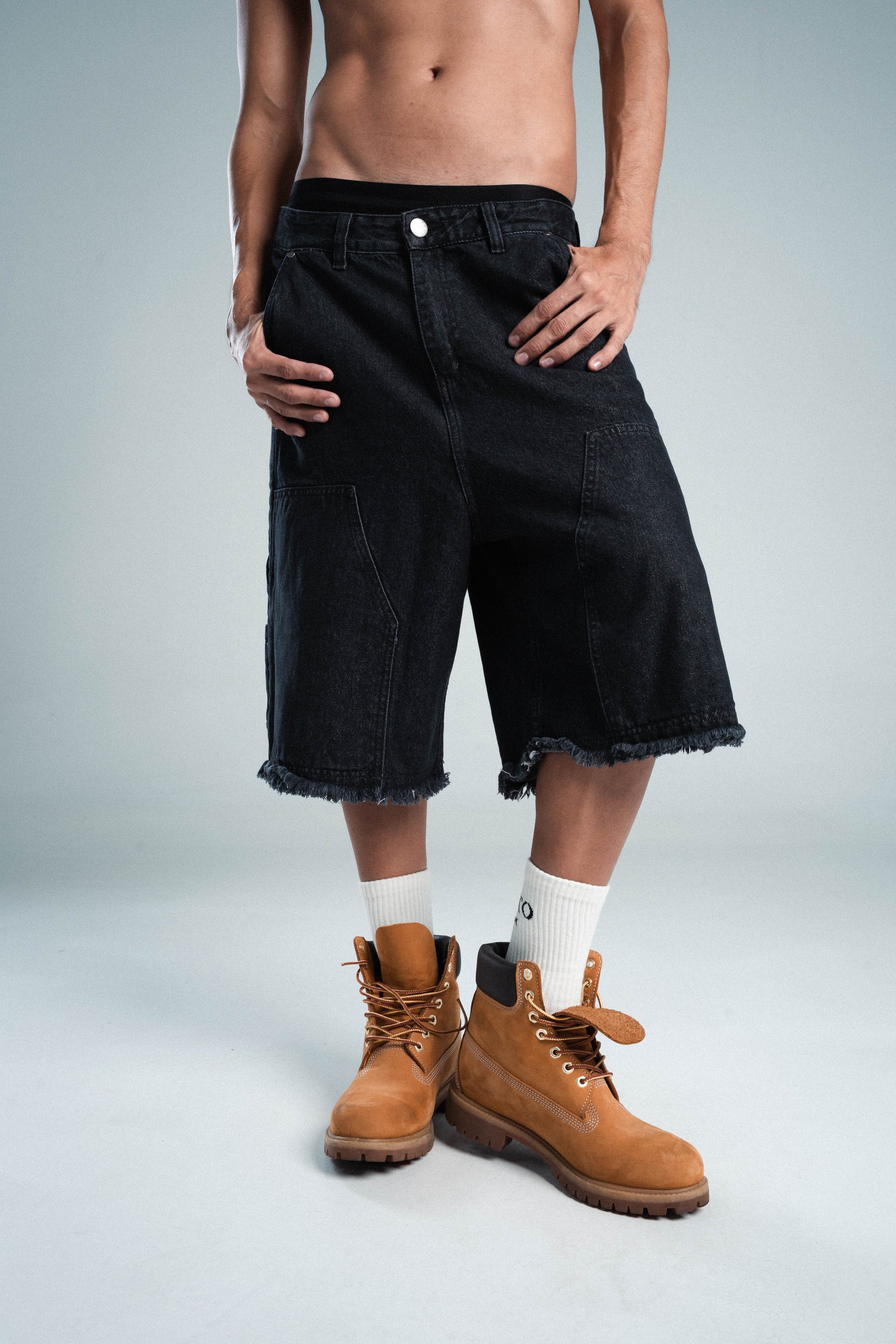 Jorts Negros MNFSTO Fragments